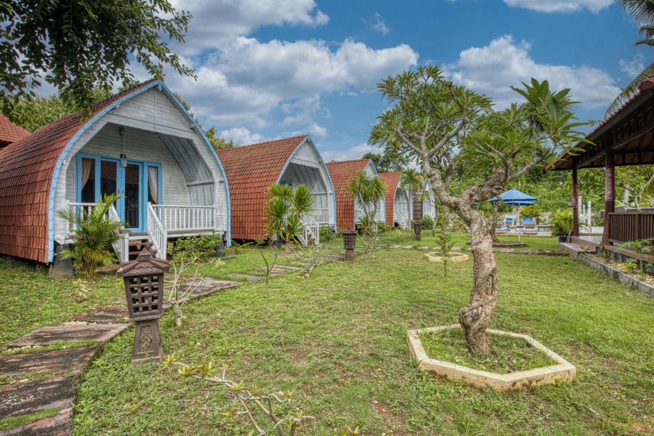 Megaland Bungalow Batununggul Екстер'єр фото