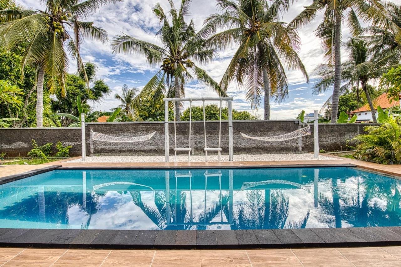 Megaland Bungalow Batununggul Екстер'єр фото